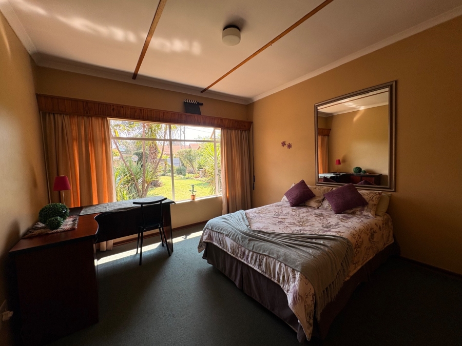 4 Bedroom Property for Sale in Flamwood North West
